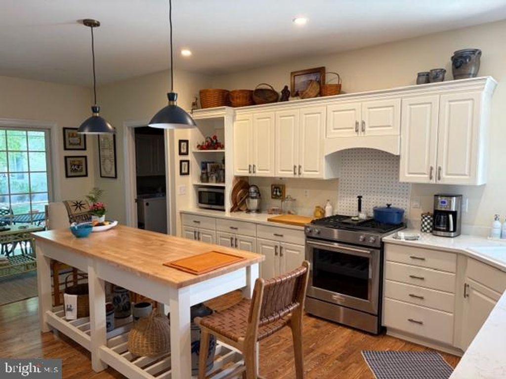 Image 6 of property listing at 28504 CLUBHOUSE DR, Easton, MD 21601