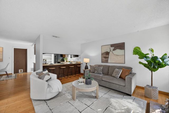 3720 Station St, Sacramento, CA 95827