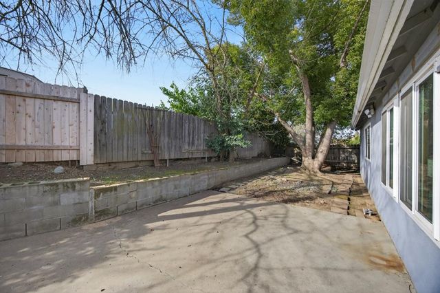 3720 Station St, Sacramento, CA 95827