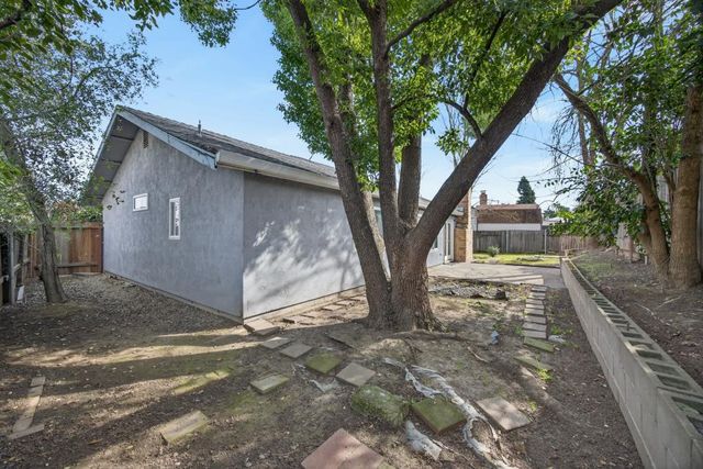 3720 Station St, Sacramento, CA 95827