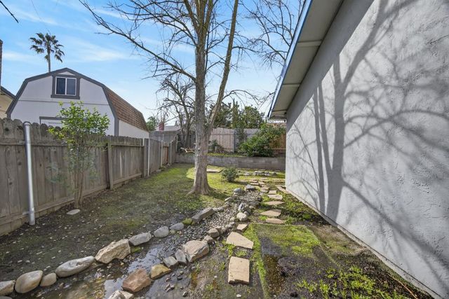 3720 Station St, Sacramento, CA 95827