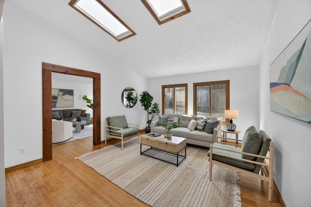 3720 Station St, Sacramento, CA 95827