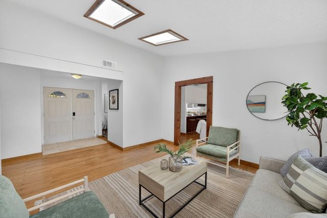 3720 Station St, Sacramento, CA 95827