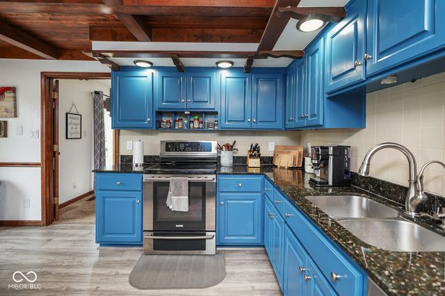 3007 Greensview Drive, Greenwood, IN 46143