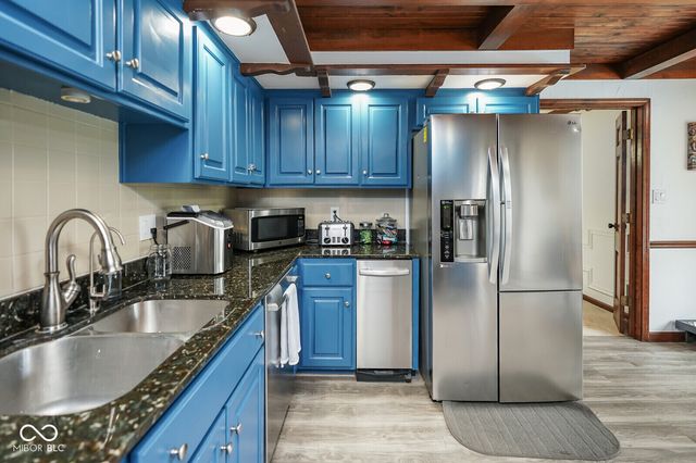 3007 Greensview Drive, Greenwood, IN 46143