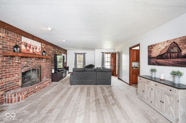 3007 Greensview Drive, Greenwood, IN 46143