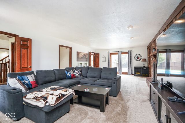 3007 Greensview Drive, Greenwood, IN 46143