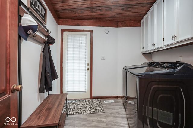 3007 Greensview Drive, Greenwood, IN 46143