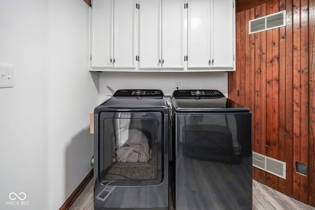 3007 Greensview Drive, Greenwood, IN 46143