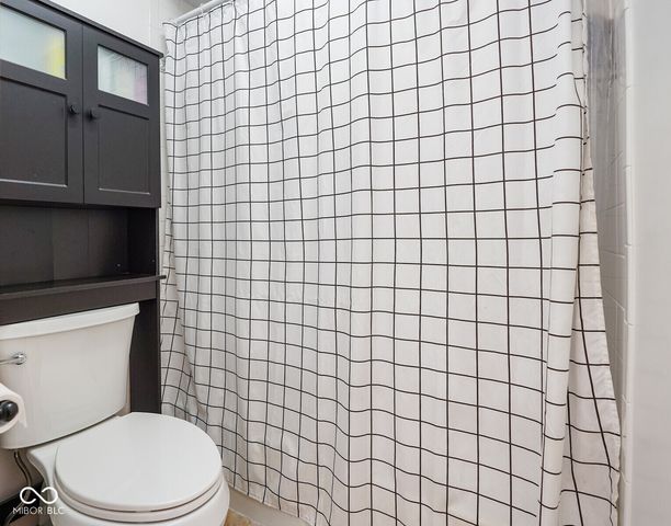 3007 Greensview Drive, Greenwood, IN 46143