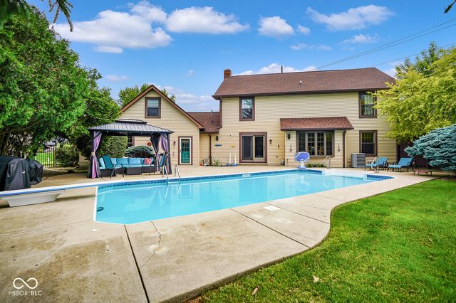 3007 Greensview Drive, Greenwood, IN 46143