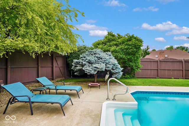 3007 Greensview Drive, Greenwood, IN 46143
