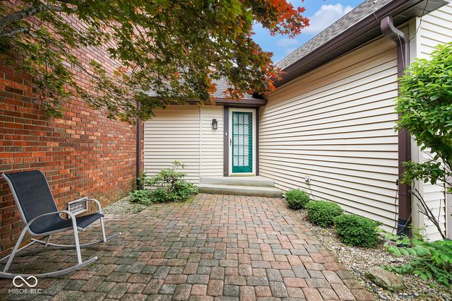 3007 Greensview Drive, Greenwood, IN 46143