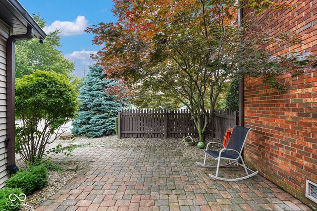 3007 Greensview Drive, Greenwood, IN 46143