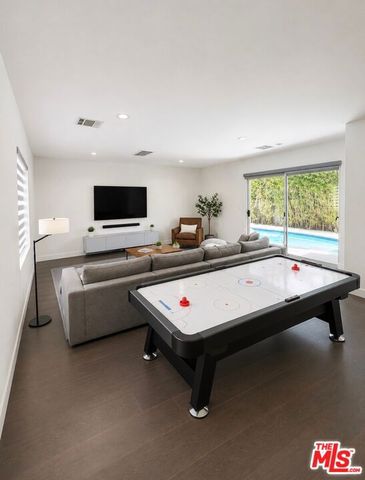 12041 Huston Street, Valley Village, CA 91607