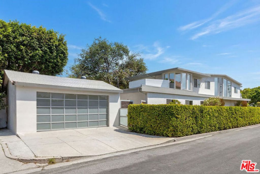12041 Huston Street, Valley Village, CA 91607