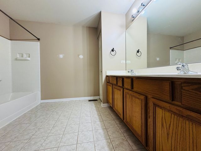 408 Clifton Lane, Bolingbrook, IL 60440