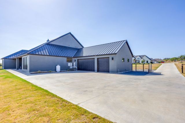 305 Kolb Drive, Aledo, TX 76008