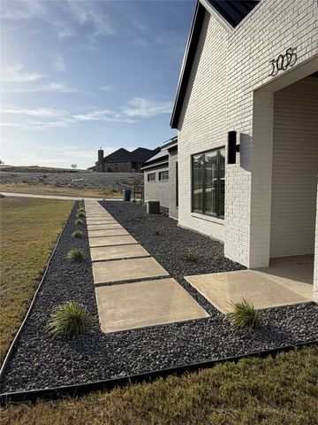 305 Kolb Drive, Aledo, TX 76008