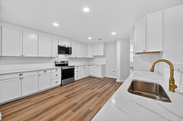 8400 Vinetree Drive, Arlington, TX 76002