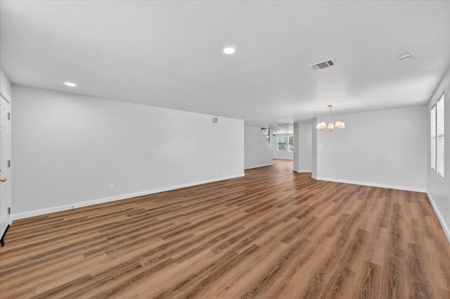 8400 Vinetree Drive, Arlington, TX 76002