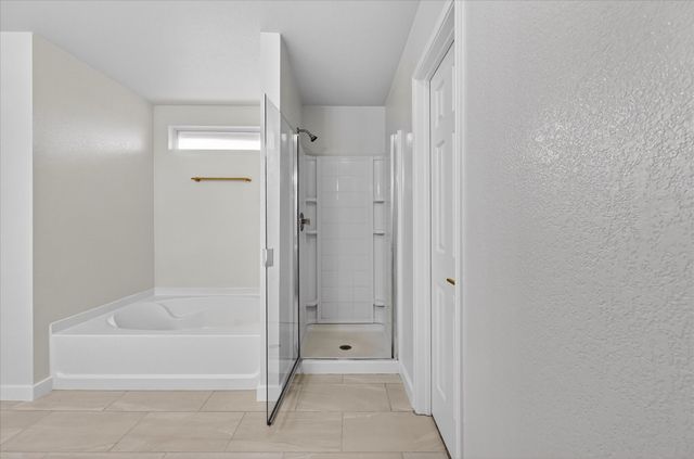 8400 Vinetree Drive, Arlington, TX 76002