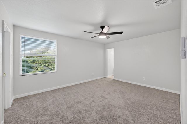 8400 Vinetree Drive, Arlington, TX 76002