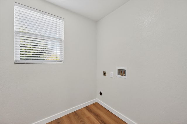 8400 Vinetree Drive, Arlington, TX 76002