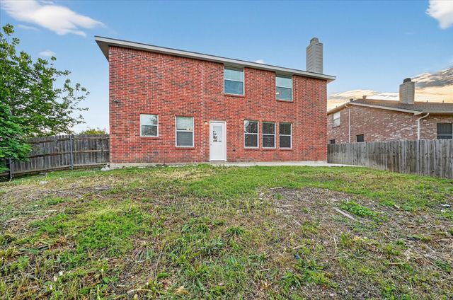 8400 Vinetree Drive, Arlington, TX 76002