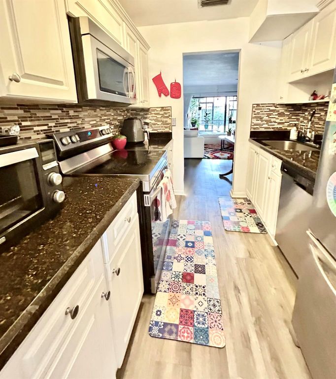 12722 Peconic Court, Wellington, FL 33414