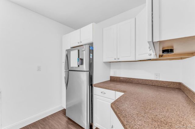 36 Cathedral Avenue 2D, Hempstead, NY 11550