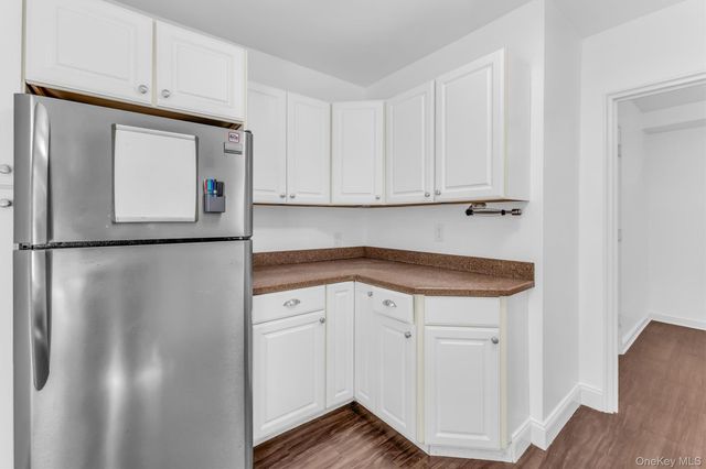 36 Cathedral Avenue 2D, Hempstead, NY 11550