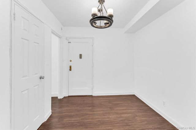 36 Cathedral Avenue 2D, Hempstead, NY 11550
