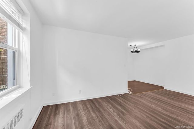 36 Cathedral Avenue 2D, Hempstead, NY 11550