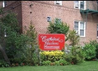 36 Cathedral Avenue 2D, Hempstead, NY 11550