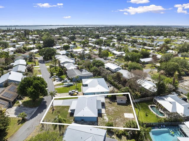 2268 NE 16th Court, Jensen Beach, FL 34957