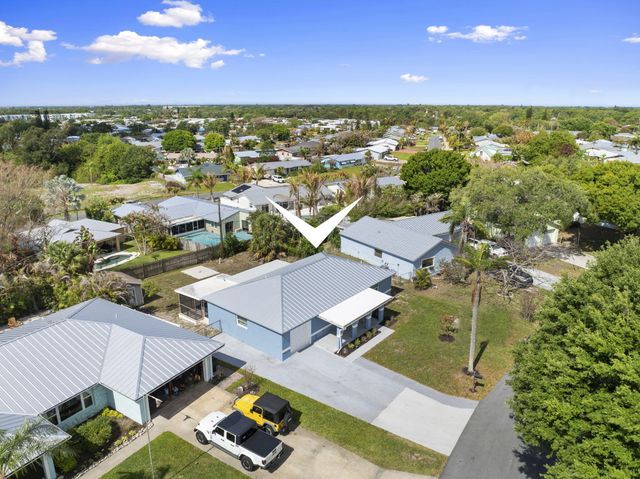 2268 NE 16th Court, Jensen Beach, FL 34957