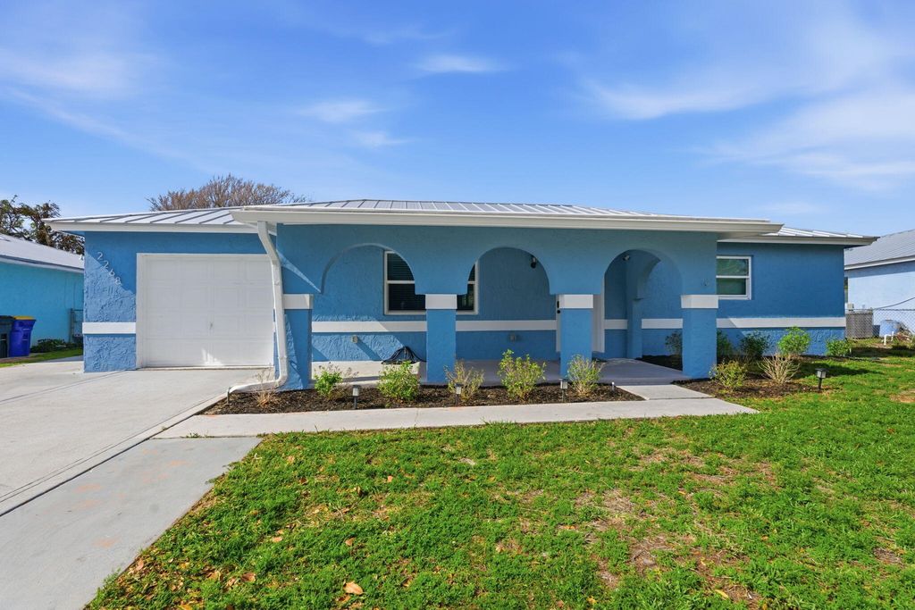 2268 NE 16th Court, Jensen Beach, FL 34957