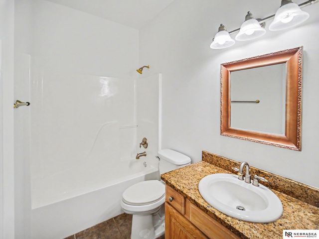 2557 SW Soukup Circle, Lincoln, NE 68522