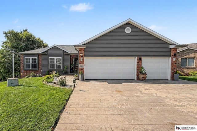2557 SW Soukup Circle, Lincoln, NE 68522