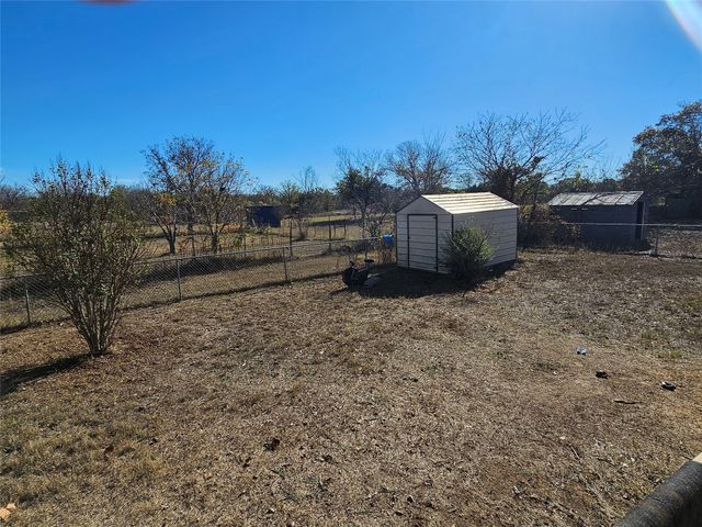 509 Starkey Street, Bangs, TX 76823