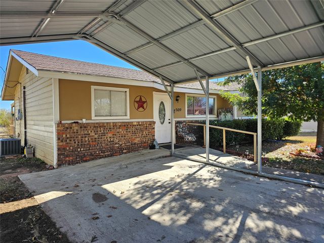 509 Starkey Street, Bangs, TX 76823