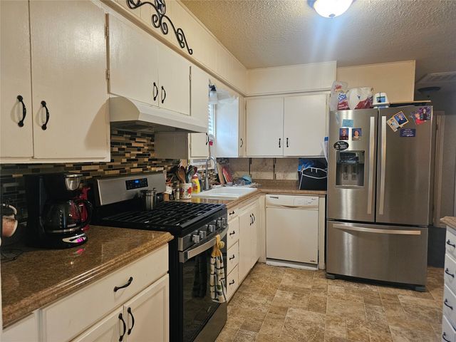 509 Starkey Street, Bangs, TX 76823