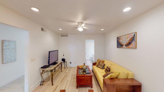 162 Lost River Drive, Palm Desert, CA 92211