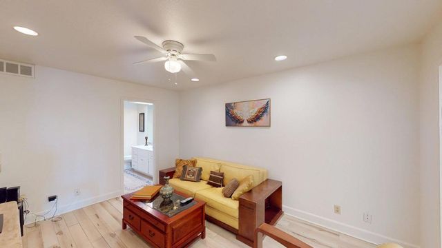 162 Lost River Drive, Palm Desert, CA 92211