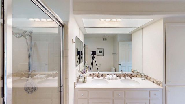 162 Lost River Drive, Palm Desert, CA 92211