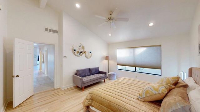 162 Lost River Drive, Palm Desert, CA 92211