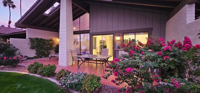 162 Lost River Drive, Palm Desert, CA 92211