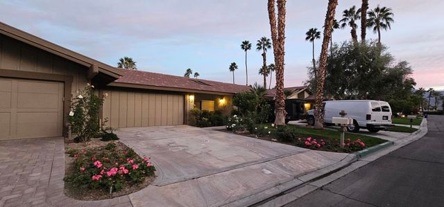 162 Lost River Drive, Palm Desert, CA 92211