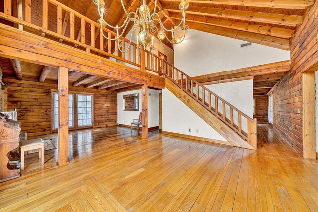 15 Verndale DR, Roanoke, VA 24019